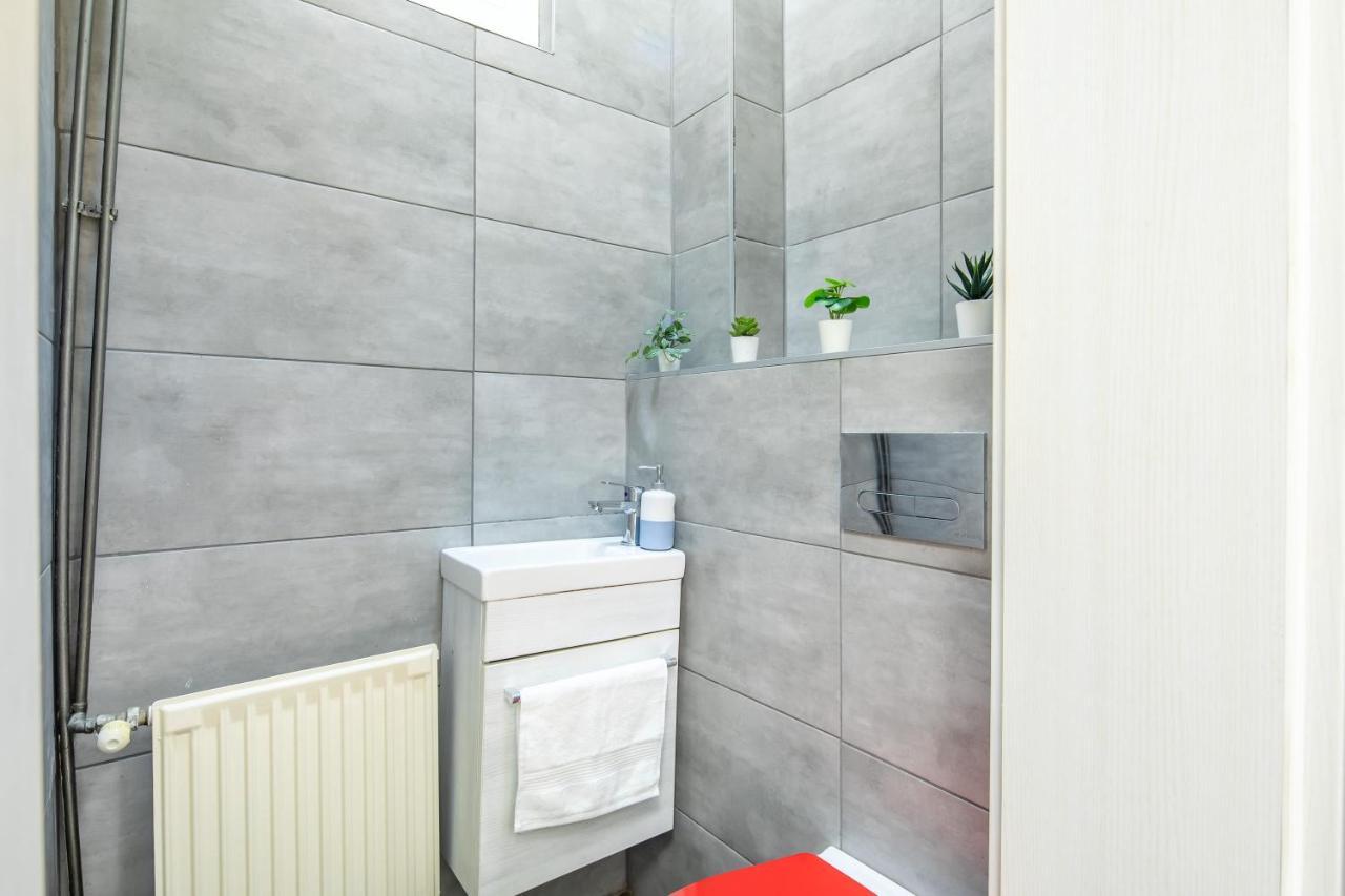 Cozy & Central Apartment With 2-Bedroom Budapeşte Dış mekan fotoğraf