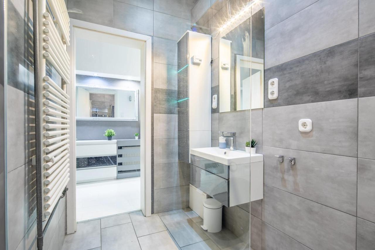 Cozy & Central Apartment With 2-Bedroom Budapeşte Dış mekan fotoğraf